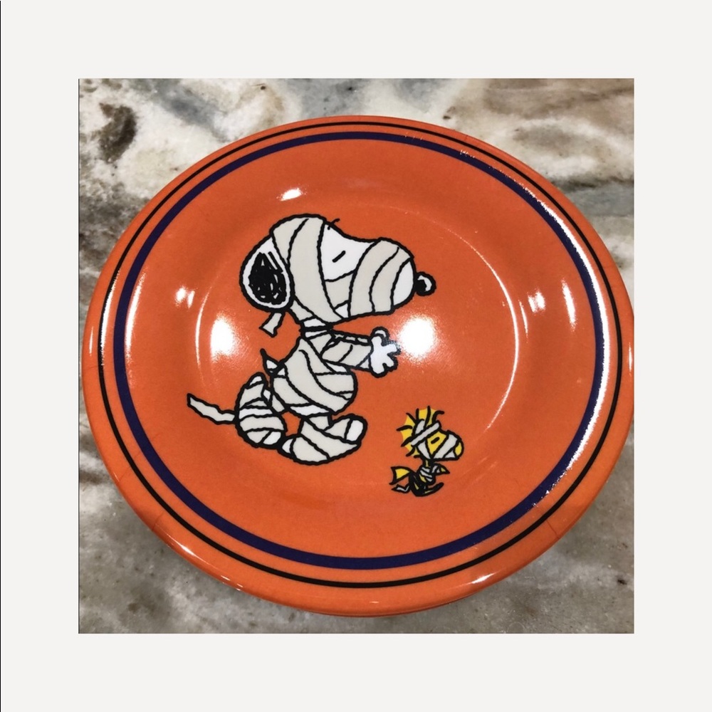 Peanuts SNOOPY HALLOWEEN MUMMY Melamine Plates 8” - Picture 1 of 4